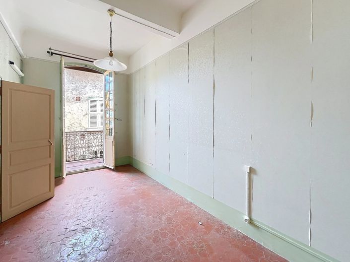 Image No.7-7 Bed Village House for sale