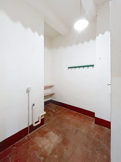 Image No.8-7 Bed Village House for sale