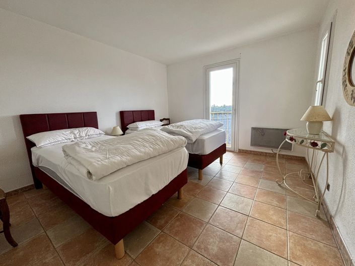 Image No.10-6 Bed House for sale