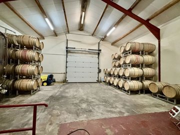 b4012b4914188054f3e3919257fae81eb900bcf3f3389