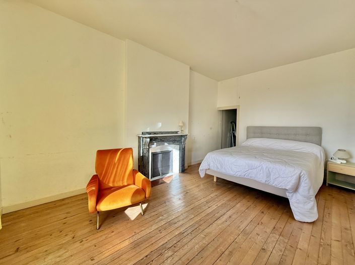 Image No.9-6 Bed House for sale