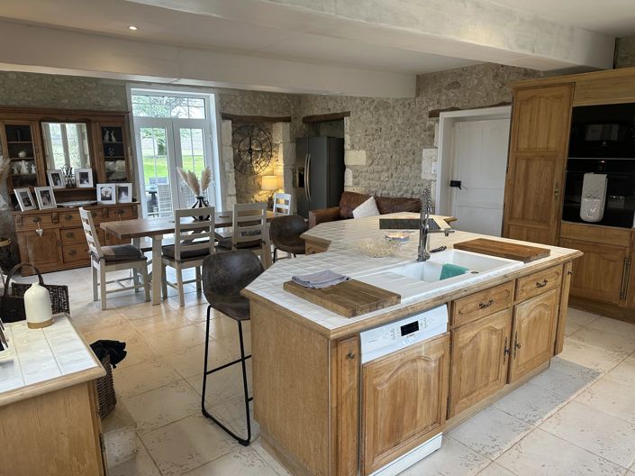 Image No.3-5 Bed House for sale