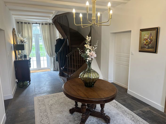 Image No.8-5 Bed House for sale