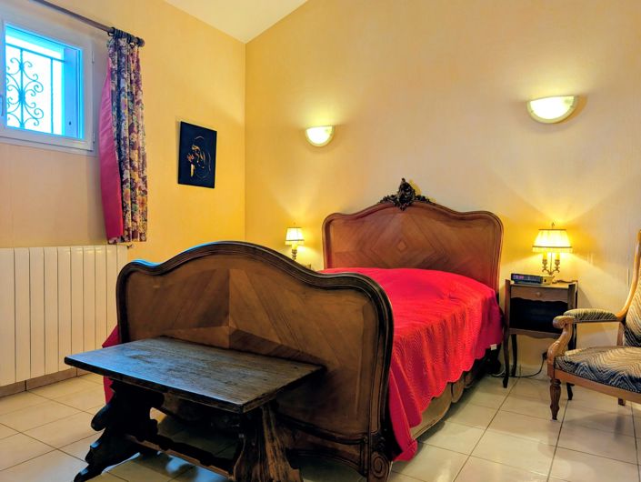 Image No.10-5 Bed House for sale