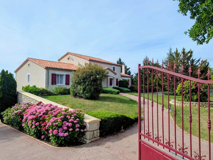 Image No.2-5 Bed House for sale