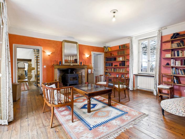 Image No.10-10 Bed House for sale