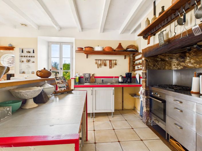 Image No.5-10 Bed House for sale