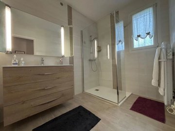 0a5c51d28c81843e03576880a3866e6bfef126a525160