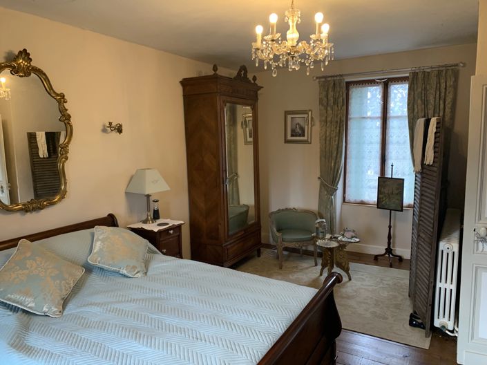 Image No.10-3 Bed House for sale