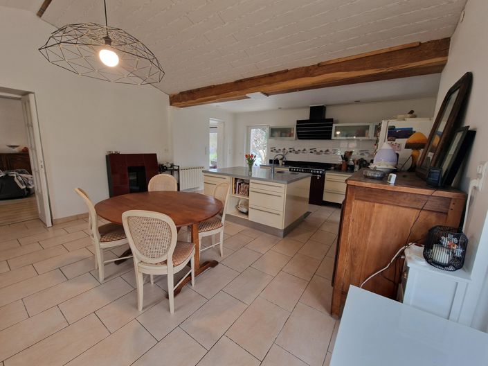 Image No.8-5 Bed House for sale