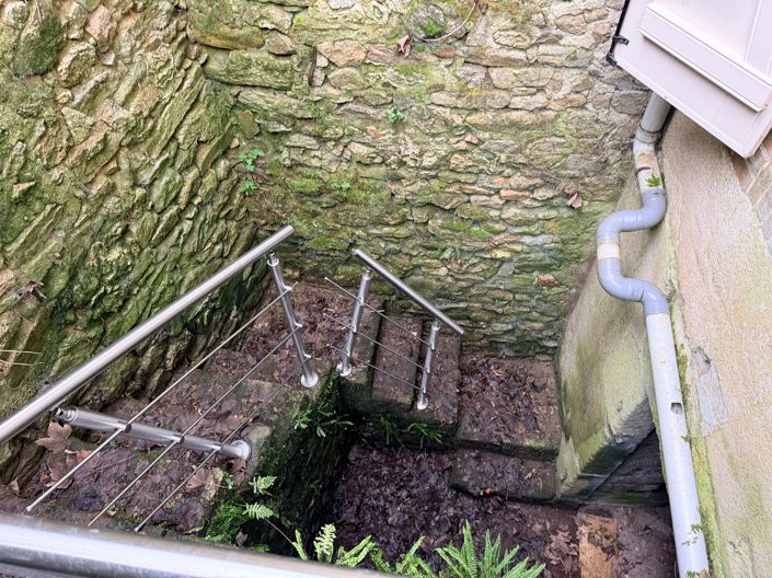 Image No.13-2 Bed Property for sale