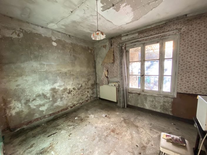 Image No.9-2 Bed House for sale