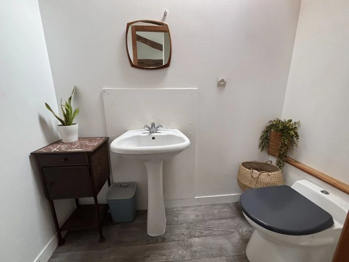 Image No.6-4 Bed House for sale