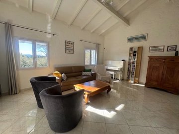 84b38181cc62461fa0e22d99bff677b8e2dbff088e640