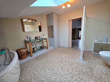 4df34296b326a8ffa5200ebcf17d1c0a35d6c4fc26388