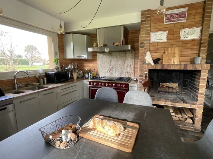 Image No.6-5 Bed House for sale