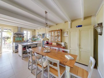 fd028b5c12a742983d91efef31d46eda5c69e0704c336