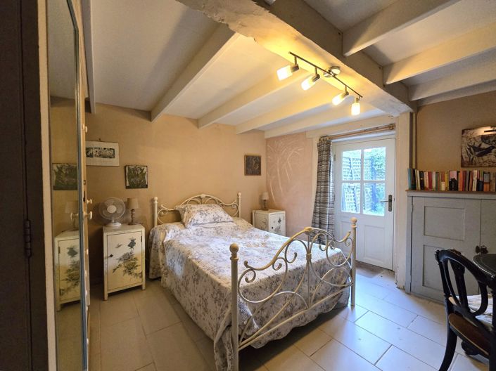 Image No.6-5 Bed House for sale