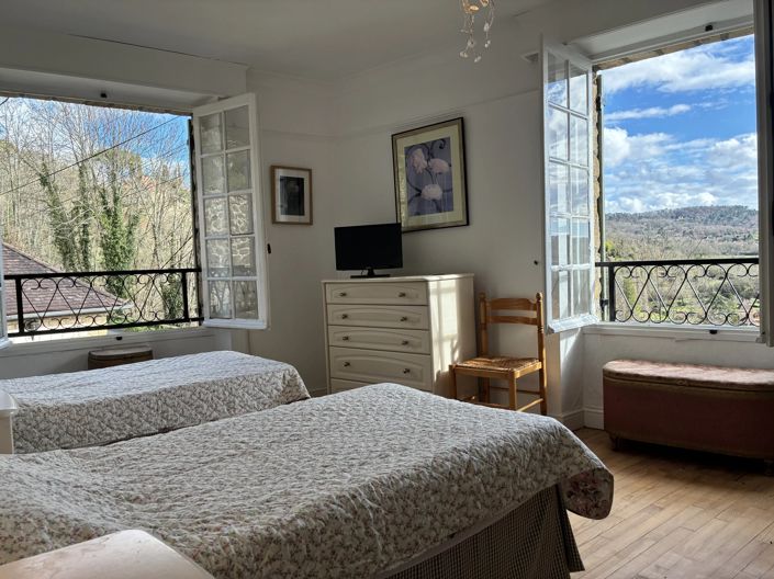 Image No.5-4 Bed Village House for sale