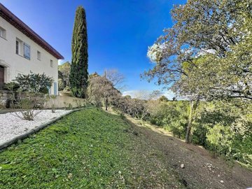 96c823d01d775b247ff804526287eedb4230f88777334