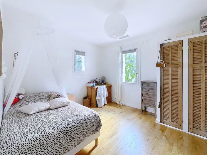 Image No.13-4 Bed Property for sale