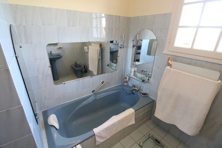 Image No.11-4 Bed House for sale