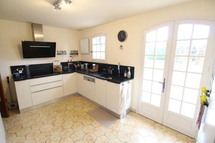 Image No.5-4 Bed House for sale