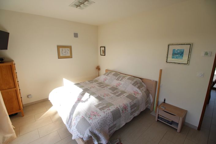 Image No.6-4 Bed House for sale