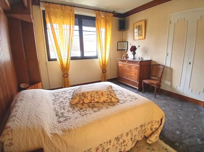 Image No.10-4 Bed House for sale