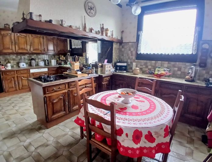 Image No.6-4 Bed House for sale