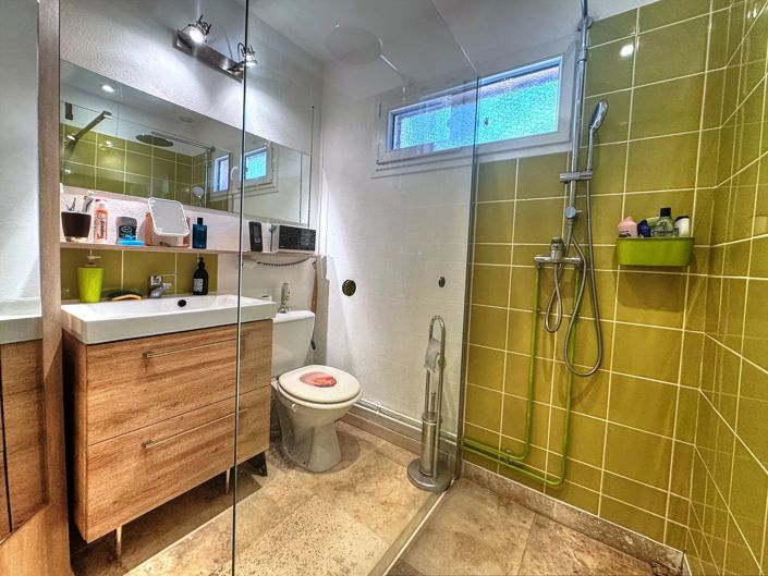 Image No.11-Maison de 1 chambre à vendre à Aups