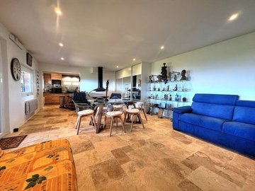 f24e73132793a12bc0d7fbff6e0139772c61fda69d192