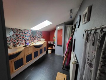 ea082b95cd4a1540c08f018c076f2a3870a2796b2c192