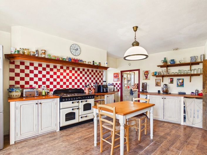 Image No.5-4 Bed House for sale