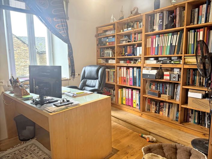 Image No.7-4 Bed House for sale