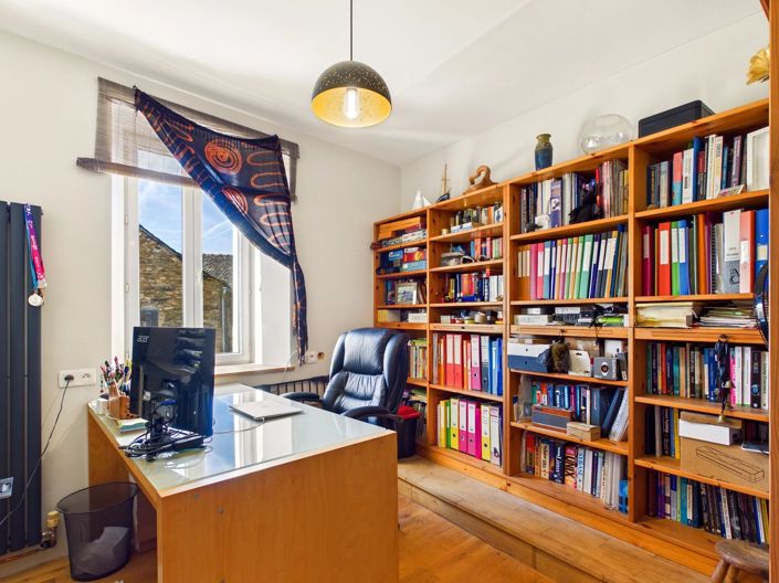 Image No.9-4 Bed House for sale