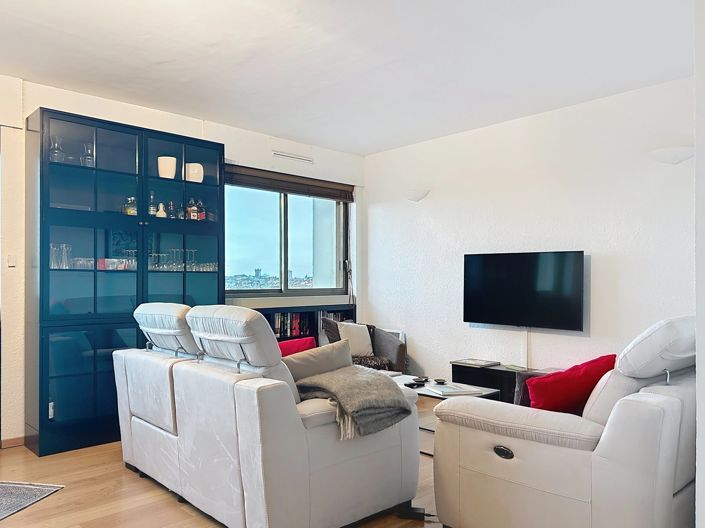 Image No.3-2 Bed Property for sale