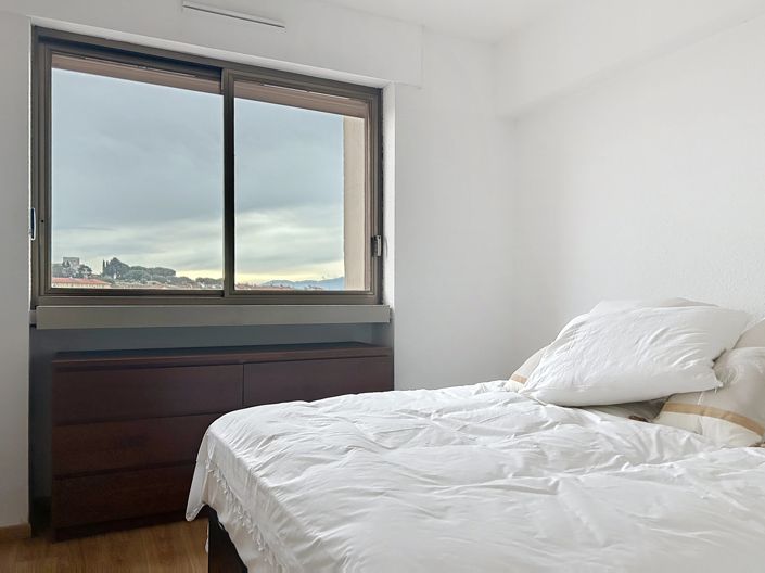 Image No.6-2 Bed Property for sale