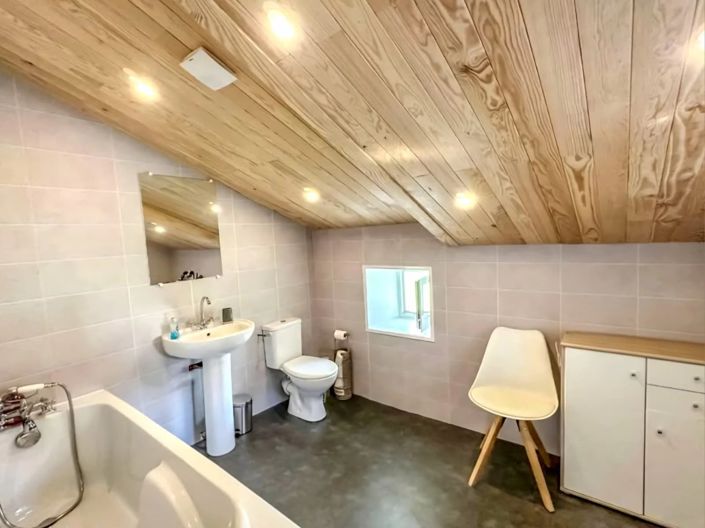 Image No.8-3 Bed Village House for sale