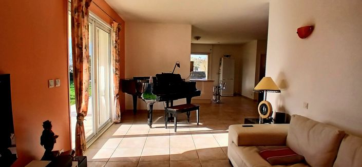 Image No.11-3 Bed House for sale