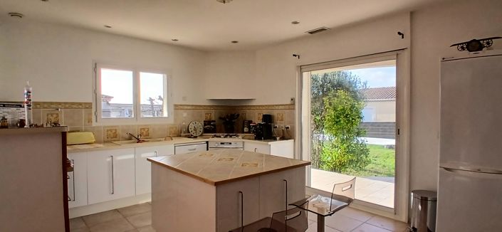 Image No.8-3 Bed House for sale