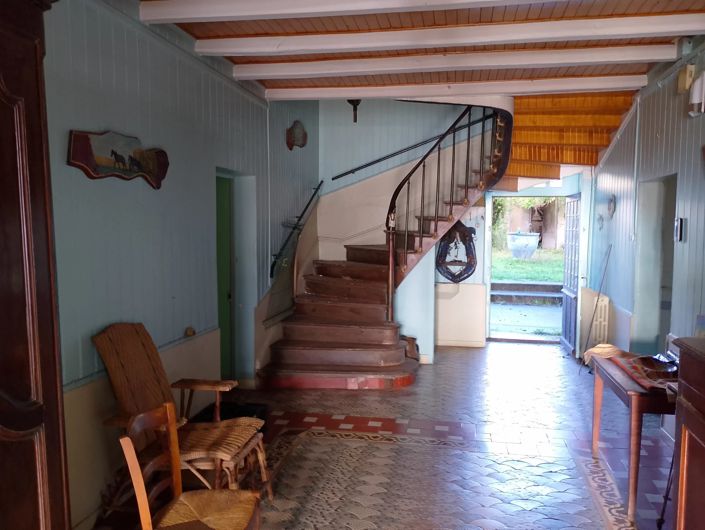 Image No.6-5 Bed House for sale