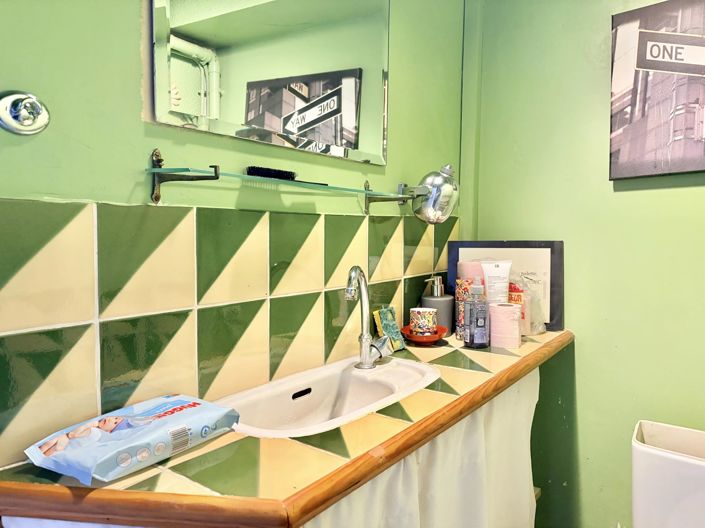 Image No.10-2 Bed Property for sale