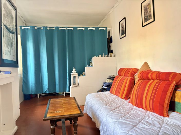 Image No.14-2 Bed Property for sale