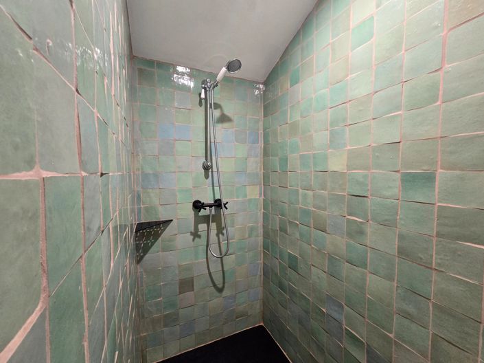 Image No.11-3 Bed House for sale