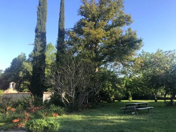 e40a5f39af95289f134876329d9098459c2a261504394