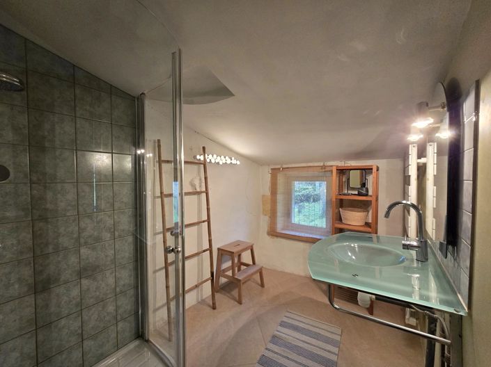 Image No.6-3 Bed House for sale