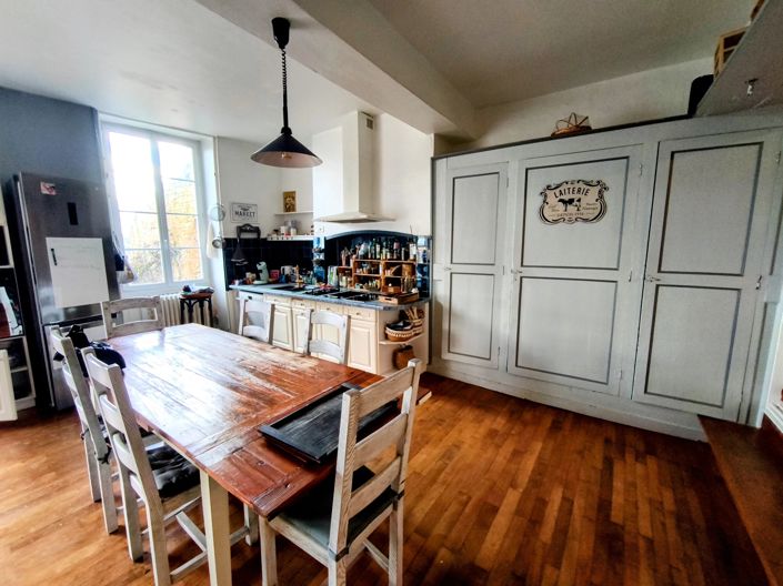 Image No.7-7 Bed House for sale