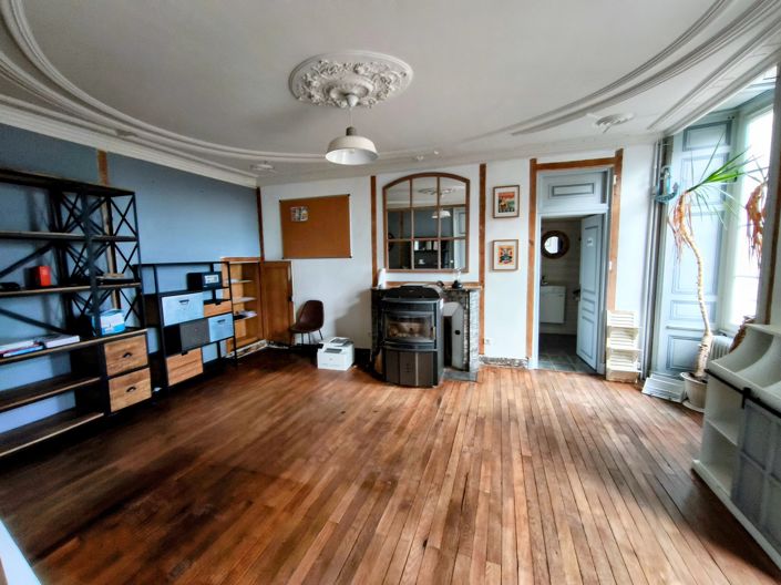 Image No.9-7 Bed House for sale