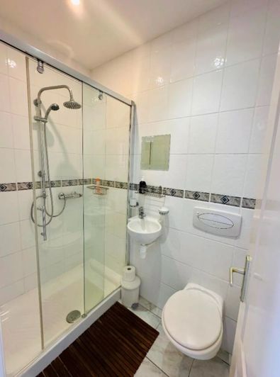 Image No.12-4 Bed House for sale